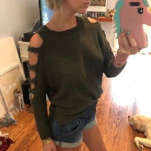 Millau LF shoulder cut-out sweater